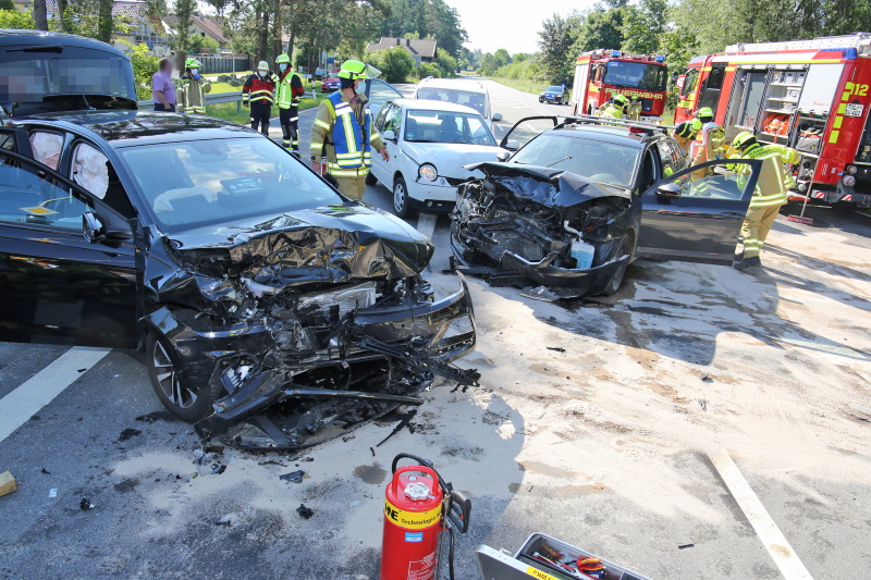 Einsatz Nr. 2021-084: Verkehrsunfall, Person eingeklemmt