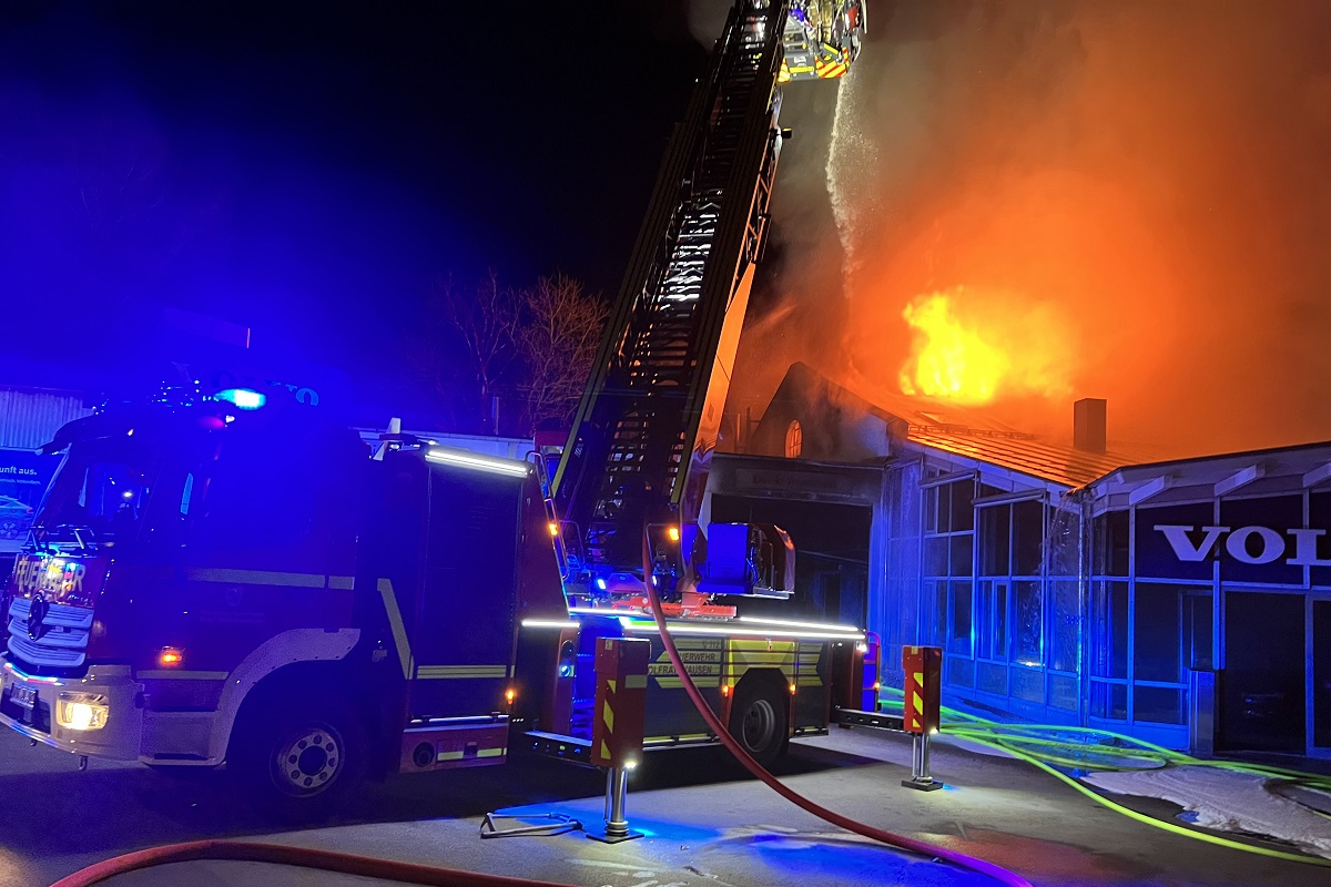 Einsatz Nr. 2023-044: Brand Industriegebäude